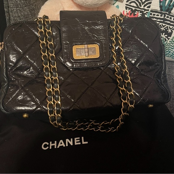 Authentic CHANEL LAMBSKIN shoulder/cross body bag & Certificate of authenticity - Picture 2 of 16